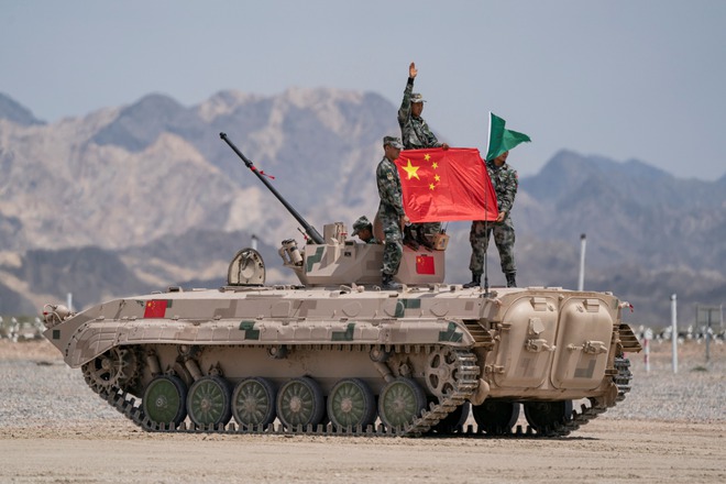 Vì sao T-90 bất lực, buộc Ấn Độ phải mua gấp xe tăng hạng nhẹ đối đầu Type 15 Trung Quốc? - Ảnh 2.