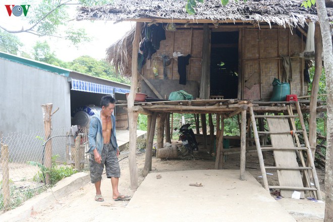 Vụ chuồng bò “hạng sang” hơn 230 triệu đồng: Chuồng thì xây đẹp, to nhưng nhà cửa còn khó khăn quá! - Ảnh 1.