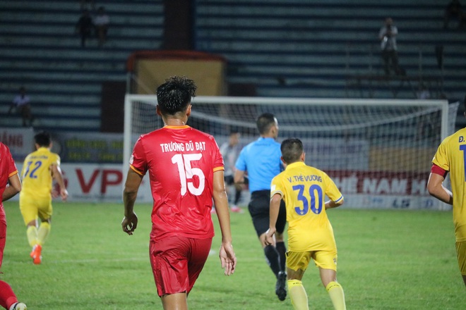 Cầu thủ thấp nhất V.League: Tôi vào sân chiến đấu không ngán gì - Ảnh 5.