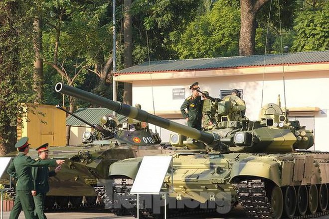 Lục quân hiện đại hóa, cùng xe tăng T-90 là hàng loạt vũ khí Made in Vietnam cực đỉnh - Ảnh 2. Lục quân hiện đại hóa, cùng xe tăng T-90 là hàng loạt vũ khí Made in Vietnam cực đỉnh - Ảnh 2.
