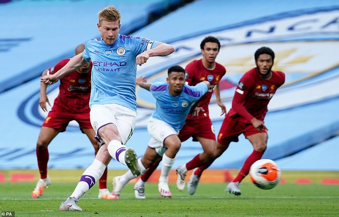 Ngạo nghễ với chức vô địch, Liverpool bị Man City đá cho xây xẩm mặt mày trong mưa bàn thắng - Ảnh 3.