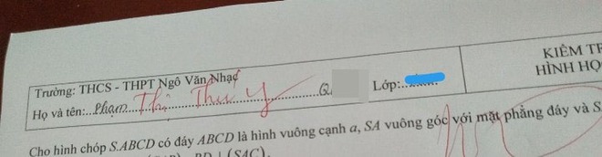 Thấy học trò điền thiếu tên trong bài kiểm tra, giáo viên vội ra tay giúp đỡ nhưng cách viết khiến trò chỉ muốn độn thổ - Ảnh 1.