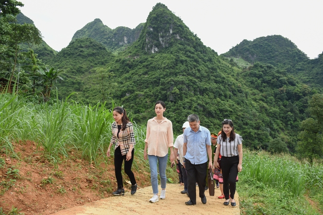 Hoa hậu Lương Thùy Linh: “Đặt vương miện xuống, Linh lại được là chính mình” - Ảnh 1.