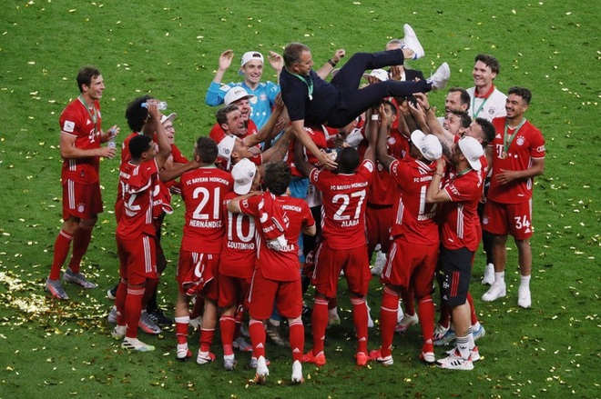 Ghi bàn vừa đẳng cấp vừa hài hước, chân sút đáng sợ nhất châu Âu mùa này giúp Bayern hoàn tất cú đúp danh hiệu - Ảnh 8.