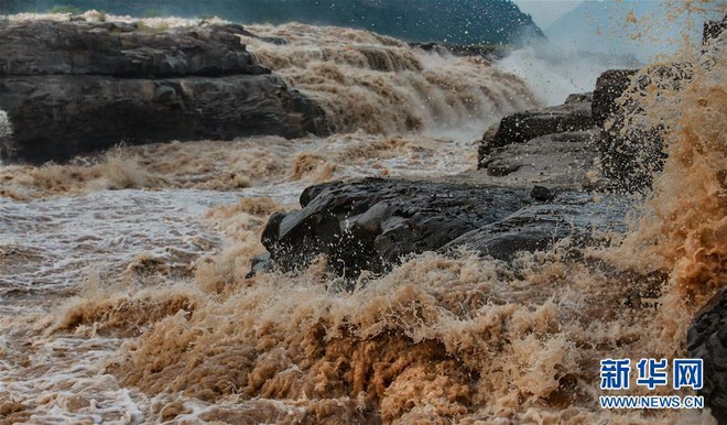 Hoàng Hà ngàn dặm đổ về một chiếc hồ lô: Cảnh tượng kỳ vĩ hiếm gặp của thác nước vàng lớn nhất thế giới - Ảnh 5.