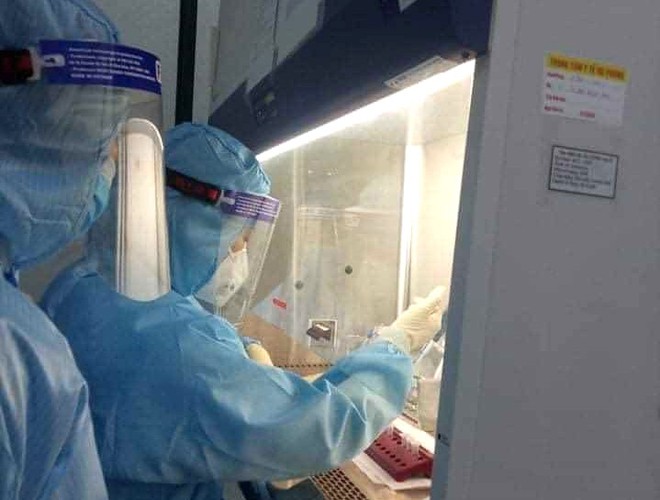 3 cô gái ở Nghệ An bị công an áp tải đến bệnh viện cách ly đã có kết quả âm tính SARS-CoV-2 - Ảnh 1.