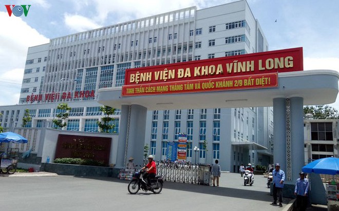 3 BN COVID-19 vừa công bố tiếp xúc nhiều Phật tử, 1 người làm tang lễ cho mẹ nhiều ngày; TP.HCM phong tỏa 1 chung cư - Ảnh 1.