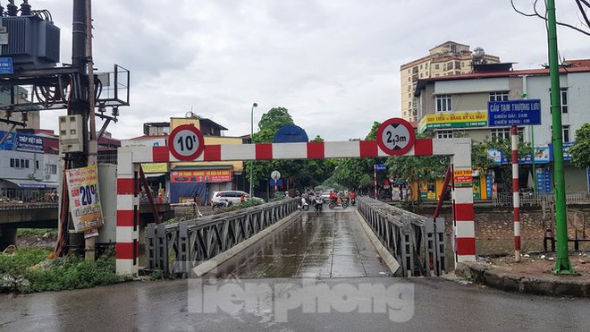 Giữa Thủ đô, đoạn đường nghìn tỷ chi chít ổ trâu, ổ gà” vì 18 năm làm chưa xong - Ảnh 10.