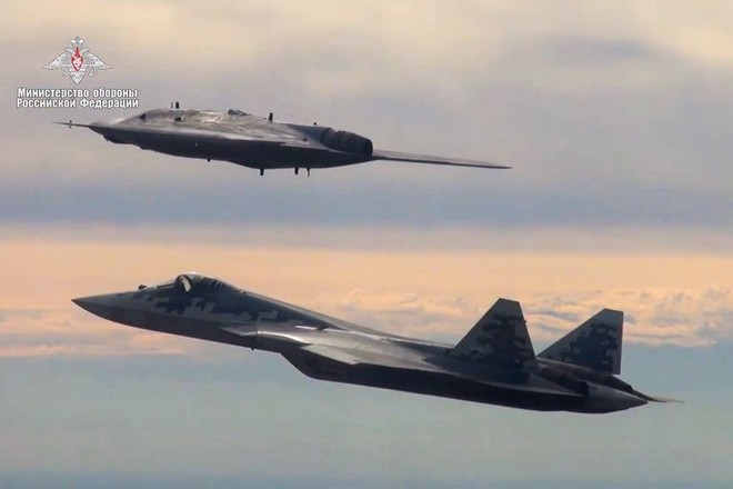 UAV khổng lồ của Nga: Kỳ quái và không giống với bất kỳ vũ khí nào của Mỹ - Ảnh 2.