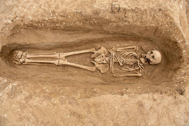 Kinh hoàng phát hiện thành phố người chết có hơn 100 hài cốt cổ đại - Ảnh 7.