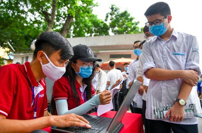  Hơn 5.600 thí sinh làm bài kiểm tra tư duy dài 21 trang vào Trường ĐH Bách khoa Hà Nội  - Ảnh 2.