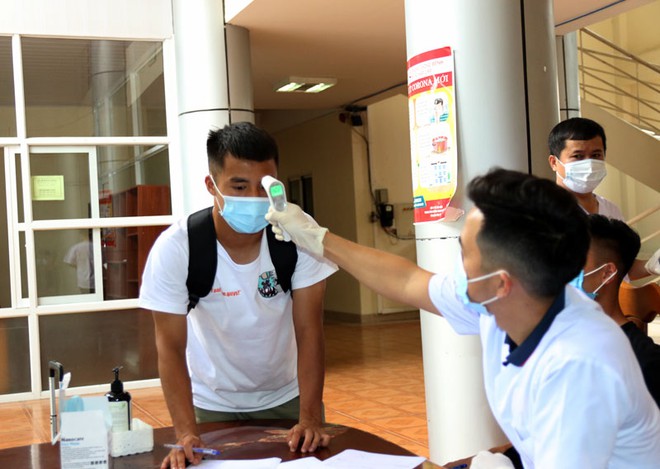 ĐT U22 Việt Nam nghiêm túc thực hiện kiểm tra y tế trong ngày hội quân - Ảnh 14.