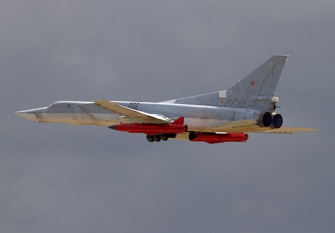 Su-30 Nga lột xác với siêu vũ khí, F/A-18 Mỹ chỉ biết nhìn tên lửa lao vào tàu sân bay - Ảnh 2.