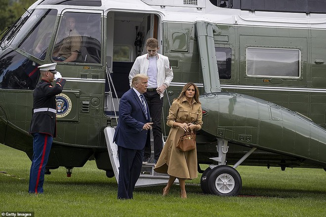  Hoàng tử Nhà Trắng Barron Trump lộ diện trước công chúng sau một thời gian dài vắng mặt, gây chú ý với chiều cao và vóc dáng khủng - Ảnh 2.