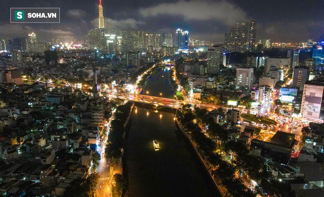 Con kênh đen hôi thối một thời ở Sài Gòn trở thành chốn du ngoạn sang chảnh với giá rẻ bất ngờ - Ảnh 2.