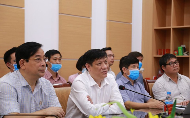 Dịch Covid-19 ngày 19/8: Hà Nội thêm một ca nhiễm từng đến Bệnh viện E; Đóng cửa phủ Tây Hồ do hàng nghìn người tập trung lễ bái - Ảnh 1. Dịch Covid-19 ngày 19/8: Hà Nội thêm một ca nhiễm từng đến Bệnh viện E; Đóng cửa phủ Tây Hồ do hàng nghìn người tập trung lễ bái - Ảnh 1.