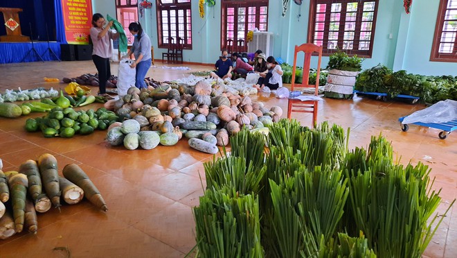 Cậu bé chân trần đi bộ đường núi, vác cây măng trên vai gửi tặng người dân ở tâm dịch Đà Nẵng - Ảnh 3.