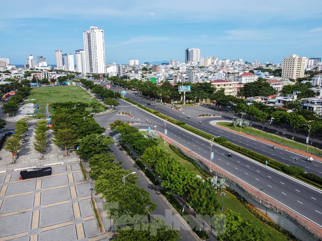 Bay trên Đà Nẵng mùa dịch, nhìn những khoảng khắc thành phố như bất động - Ảnh 10.