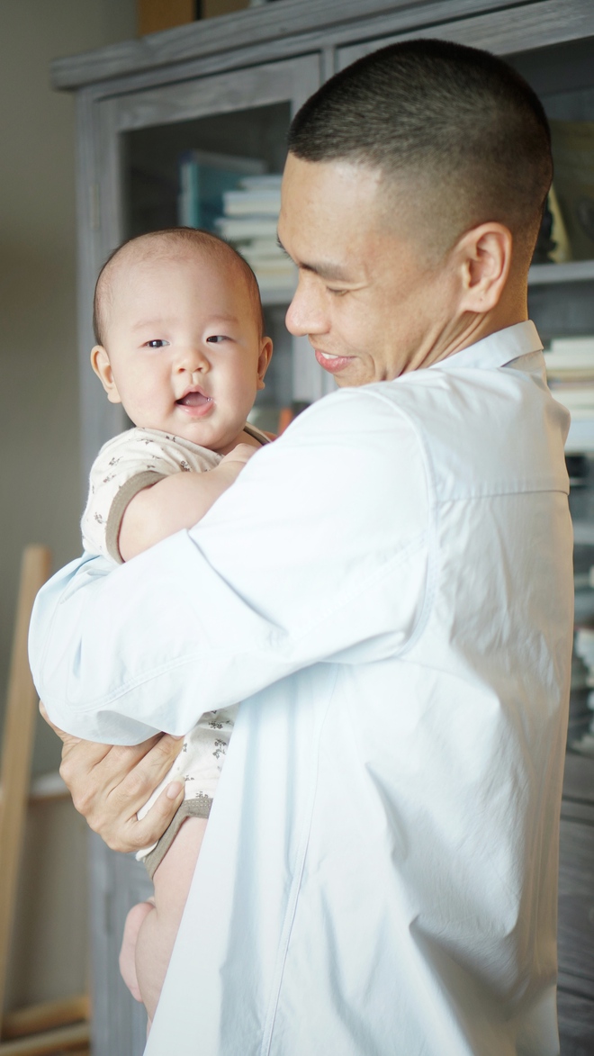 Cho con ăn chay từ trong bụng mẹ và cách nuôi dạy đặc biệt của vợ chồng ca sĩ Đức Tùng - Ảnh 2. Cho con ăn chay từ trong bụng mẹ và cách nuôi dạy đặc biệt của vợ chồng ca sĩ Đức Tùng - Ảnh 2.