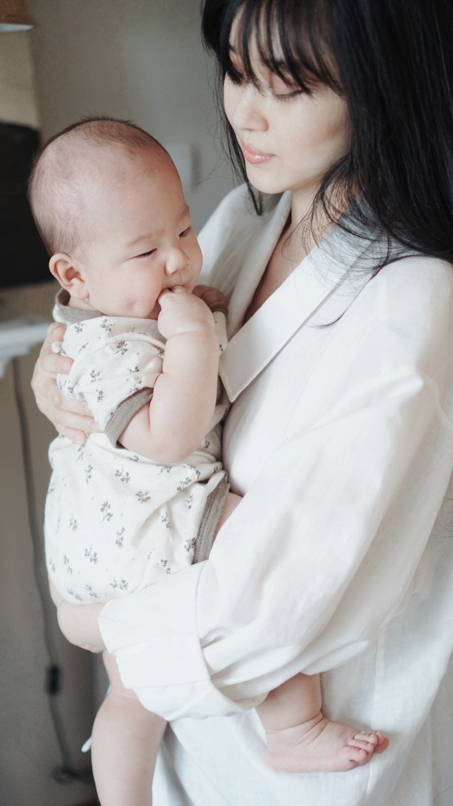 Cho con ăn chay từ trong bụng mẹ và cách nuôi dạy đặc biệt của vợ chồng ca sĩ Đức Tùng - Ảnh 3. Cho con ăn chay từ trong bụng mẹ và cách nuôi dạy đặc biệt của vợ chồng ca sĩ Đức Tùng - Ảnh 3.