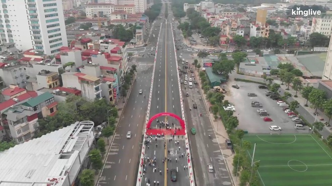 Cận cảnh cầu vượt hơn 500 tỉ đồng mới thông xe ở Hà Nội - Ảnh 3.