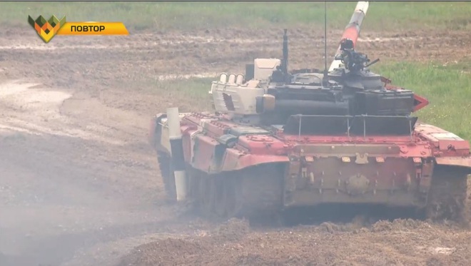 Kíp 3 Đội xe tăng Việt Nam thi đấu Tank Biathlon 2020: Thần tốc, dũng mãnh - Lật đổ ngoạn mục - Ảnh 1.