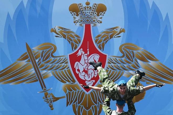 Cận cảnh Lễ kỷ niệm 90 năm Lực lượng Đổ bộ Đường không Nga - Ảnh 14.