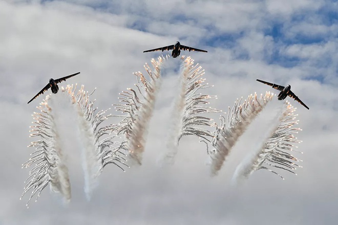 Cận cảnh Lễ kỷ niệm 90 năm Lực lượng Đổ bộ Đường không Nga - Ảnh 8.