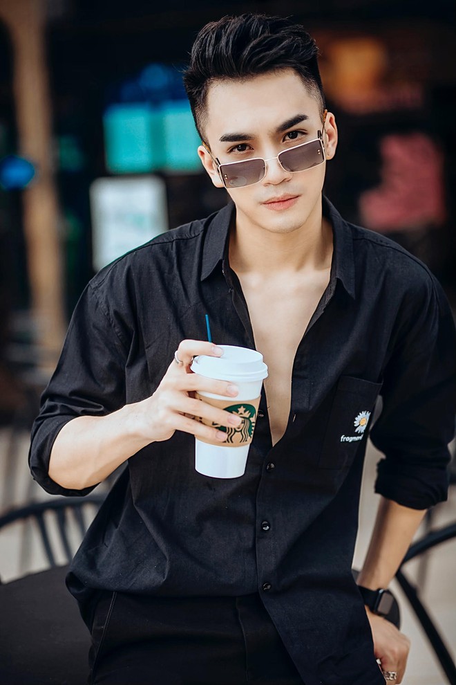 Chân dung chàng ca sĩ hát hit của Hồ Ngọc Hà được Trấn Thành liên tục khen đẹp trai quá - Ảnh 4. Chân dung chàng ca sĩ hát hit của Hồ Ngọc Hà được Trấn Thành liên tục khen đẹp trai quá - Ảnh 4.