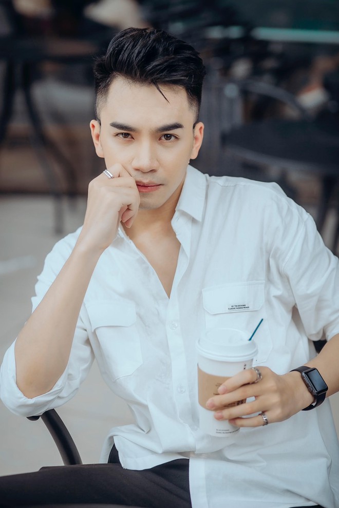 Chân dung chàng ca sĩ hát hit của Hồ Ngọc Hà được Trấn Thành liên tục khen đẹp trai quá - Ảnh 8. Chân dung chàng ca sĩ hát hit của Hồ Ngọc Hà được Trấn Thành liên tục khen đẹp trai quá - Ảnh 8.
