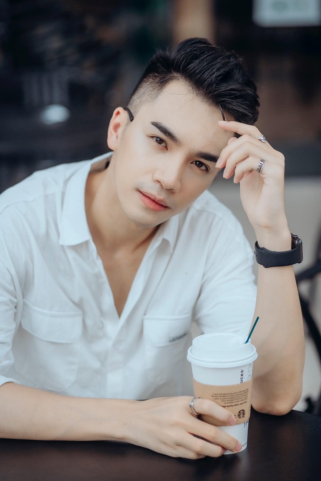 Chân dung chàng ca sĩ hát hit của Hồ Ngọc Hà được Trấn Thành liên tục khen đẹp trai quá - Ảnh 9. Chân dung chàng ca sĩ hát hit của Hồ Ngọc Hà được Trấn Thành liên tục khen đẹp trai quá - Ảnh 9.