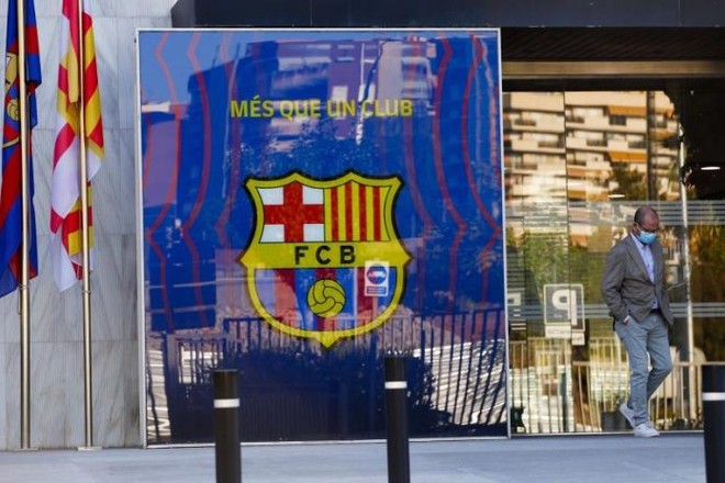 Cuộc chiến lật đổ kẻ thù của Messi chính thức bắt đầu tại Barcelona - Ảnh 1.