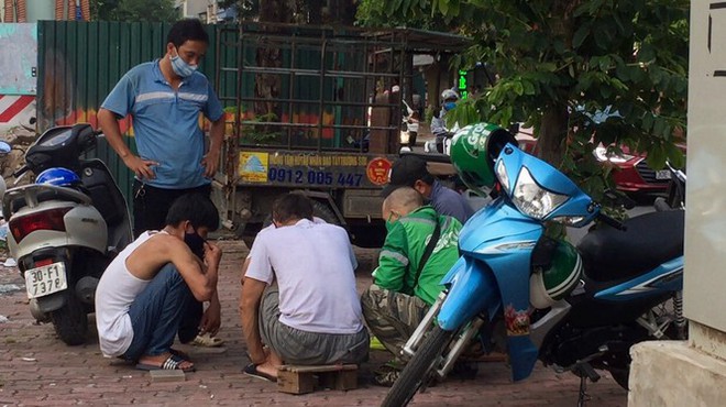 ‘Chợ người’ Hà Nội ế ẩm vì dịch COVID - 19 - Ảnh 6.