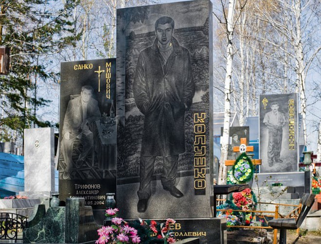Thăm thú nghĩa trang mafia độc đáo ở Nga: Khi còn sống khét tiếng bao nhiêu, lúc nhắm mắt cũng hoành tráng bấy nhiêu - Ảnh 9.