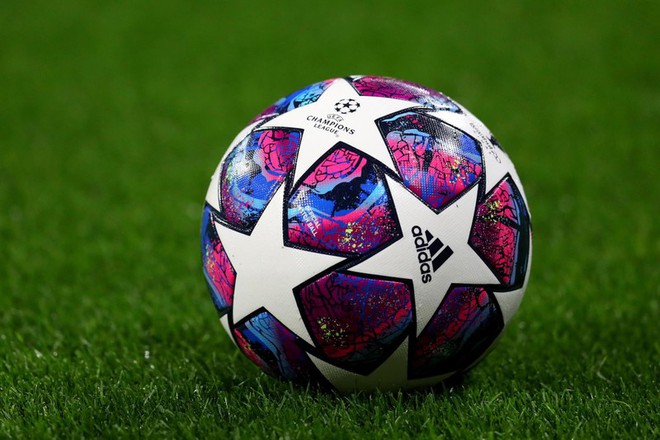 Champions League trở lại, cầu thủ mặc &aacute;o tri &acirc;n b&aacute;c sĩ chống Covid-19 - Ảnh 1.