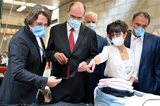 COVID-19 đến 7 giờ s&aacute;ng 4/8: Thế giới gần 700.000 ca tử vong, tr&ecirc;n 18,4 triệu ca bệnh  - Ảnh 11.