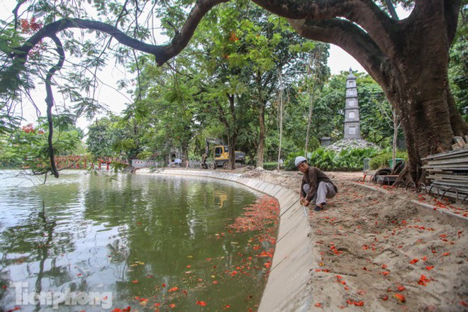 Cận cảnh vòng cung bờ kè khối bê tông khổng lồ vừa kết nối ở Hồ Gươm - Ảnh 5.