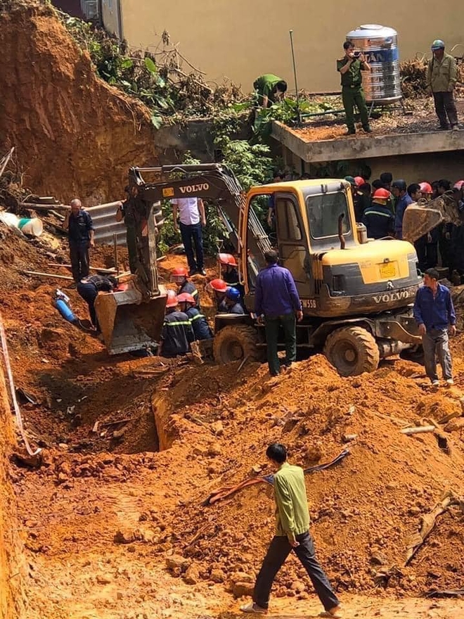 Hiện trường vụ sạt lở đất ở Phú Thọ khiến ít nhất 4 người tử vong - Ảnh 2.