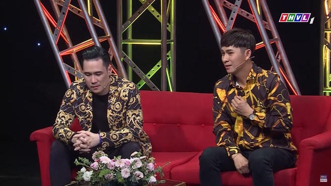 Châu Gia Kiệt: Có những bà ngoại chỉ còn một cái răng cũng lên tặng tôi nải chuối, củ khoai - Ảnh 3. Châu Gia Kiệt: Có những bà ngoại chỉ còn một cái răng cũng lên tặng tôi nải chuối, củ khoai - Ảnh 3.