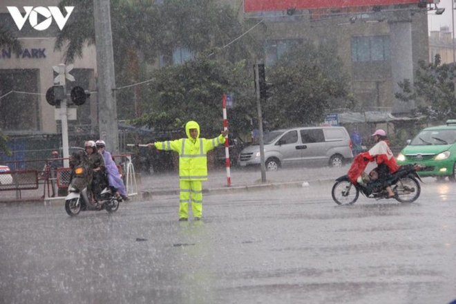 Thời tiết ngày 11/9: Bắc bộ mưa lớn vùng núi, để phòng lốc, sét, gió giật mạnh - Ảnh 1.