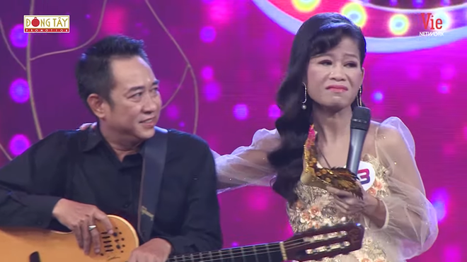 6 năm nghỉ hát vì bệnh hiểm nghèo, ca sĩ Thái Trân bật khóc trở lại sân khấu - Ảnh 5. 6 năm nghỉ hát vì bệnh hiểm nghèo, ca sĩ Thái Trân bật khóc trở lại sân khấu - Ảnh 5.