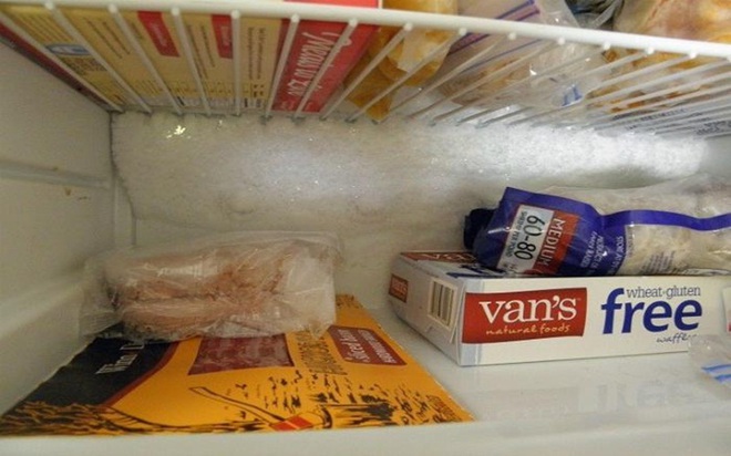 Mách bạn cách khắc phục tủ lạnh bị chảy nước - Ảnh 2.