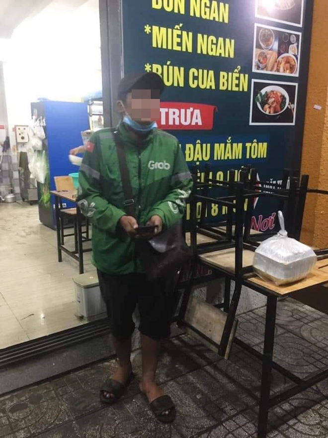 Xôn xao chuyện shipper chạy 10km giao 2 hộp ốc giữa đêm, đợi đến 0h30 khách vẫn không bắt máy - Ảnh 1. Xôn xao chuyện shipper chạy 10km giao 2 hộp ốc giữa đêm, đợi đến 0h30 khách vẫn không bắt máy - Ảnh 1.