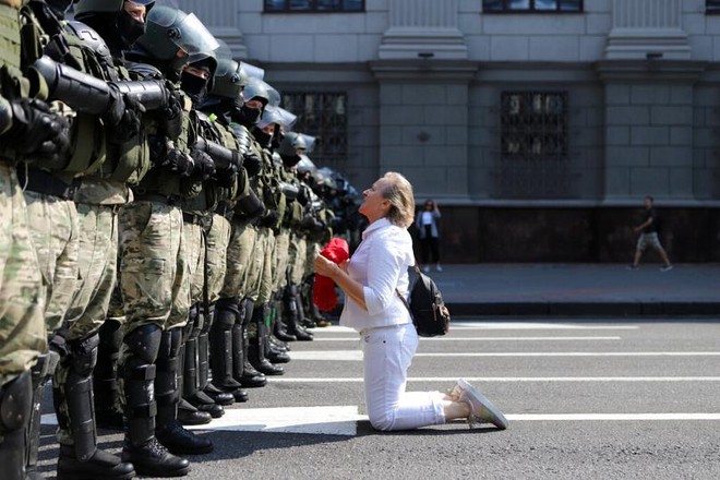 Belarus hỗn loạn: Mỹ dọa tung đòn nếu Nga làm điều này ở nước láng giềng, Moskva phản pháo gắt - Ảnh 2.