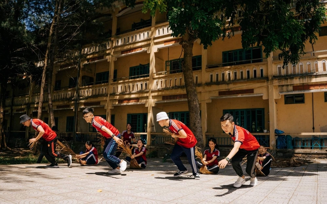 Những bộ ảnh kỷ yếu ai nhìn thấy cũng u mê quên lối về, đến khi tiết lộ chi phí thực hiện thì thực sự gây sốc - Ảnh 1.