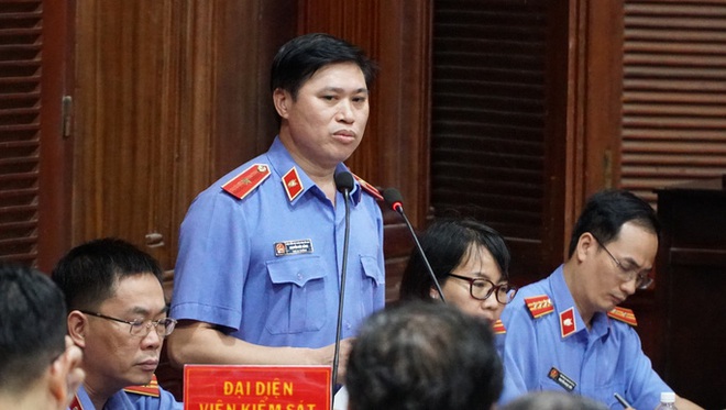 Hình ảnh, tình tiết đáng chú ý ở phiên tòa xét xử ông Nguyễn Thành Tài và bà chủ Hoa Tháng Năm - Ảnh 2.