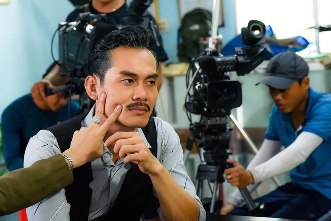 Diễn viên Lê Vinh: Từng đi bán kem kiếm sống, bị liệt chân, 40 tuổi vẫn độc thân - Ảnh 3. Diễn viên Lê Vinh: Từng đi bán kem kiếm sống, bị liệt chân, 40 tuổi vẫn độc thân - Ảnh 3.