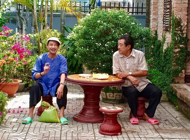 Danh hài Bảo Khương: Chờ 3 tiếng để xin đàn anh cho vào nhóm hài và nửa ổ bánh mì mặn đắng - Ảnh 4. Danh hài Bảo Khương: Chờ 3 tiếng để xin đàn anh cho vào nhóm hài và nửa ổ bánh mì mặn đắng - Ảnh 4.