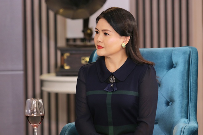 Vợ kém 11 tuổi của Kim Tử Long: Bị nhắn tin chửi bới, nói giật chồng, đào mỏ - Ảnh 3. Vợ kém 11 tuổi của Kim Tử Long: Bị nhắn tin chửi bới, nói giật chồng, đào mỏ - Ảnh 3.