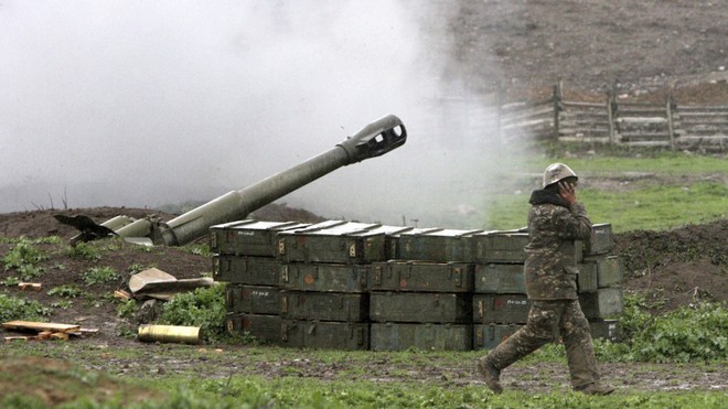 Armenia, Azerbaijan đối diện chiến tranh toàn diện: Thiết quân luật, tổng động viên - S-300 bị tiêu diệt, Su-30 lâm trận? - Ảnh 1.